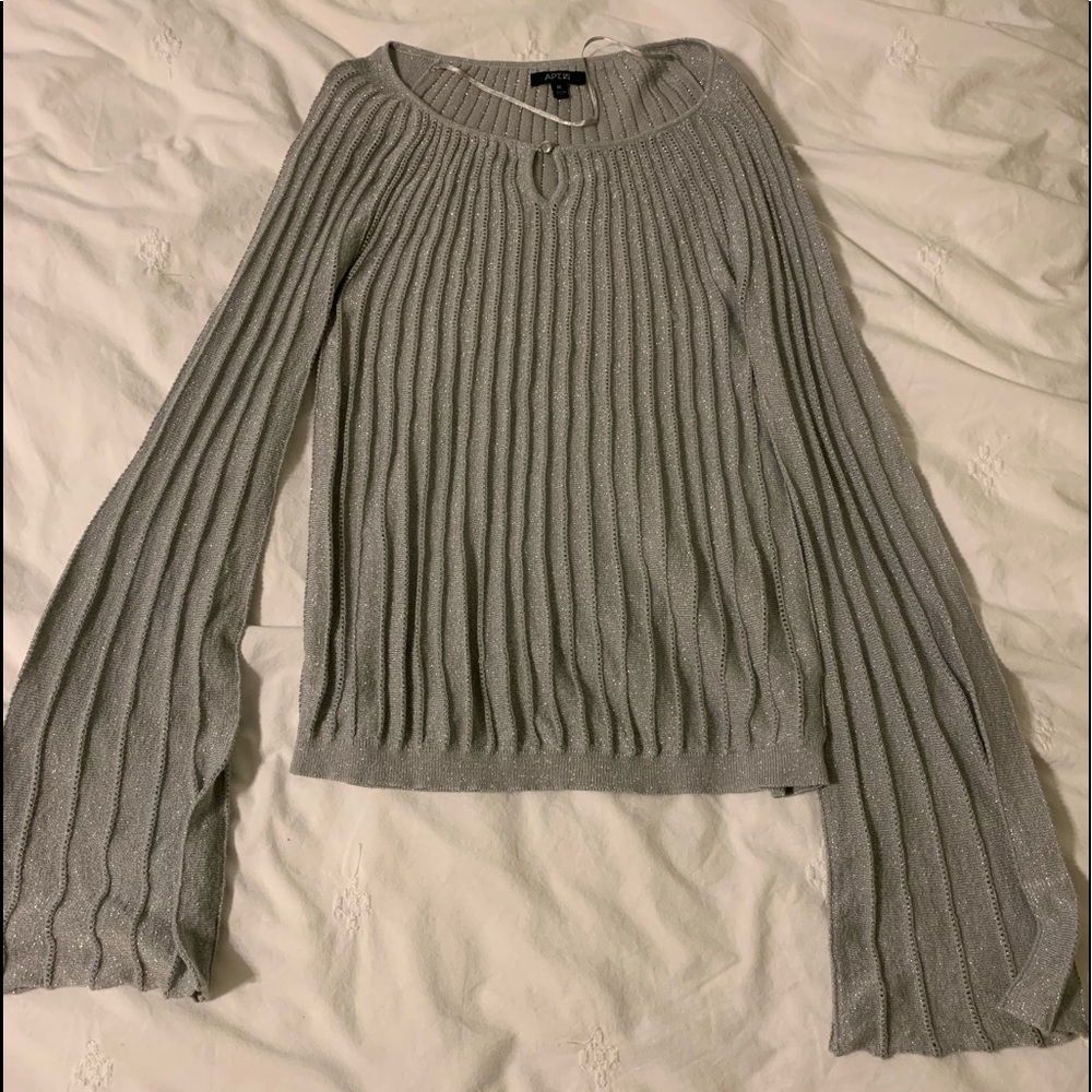 APT9 shiny silver blouse